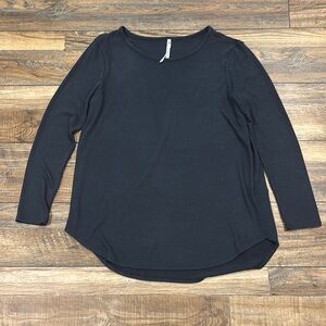 Leo & Nicole Black Fitted 3/4 Sleeve Blouse